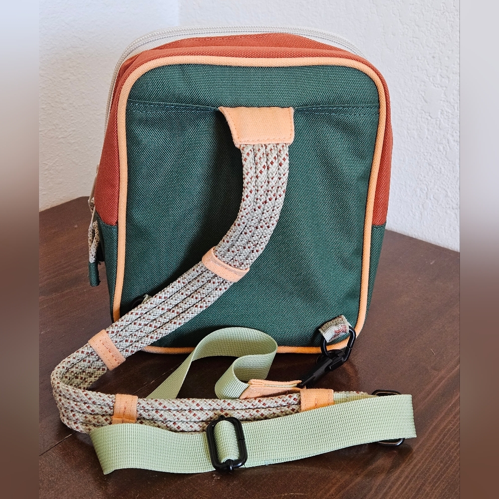 KAVU Pescadero Sling Crossbody Bag - Picture 10 of 11